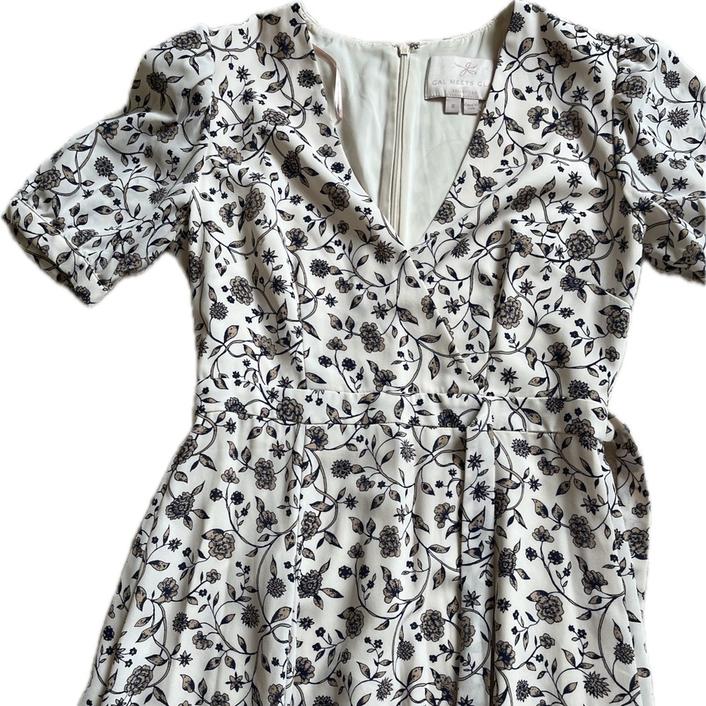 Gal Meets Glam Navy and White Floral Maxi Dress
